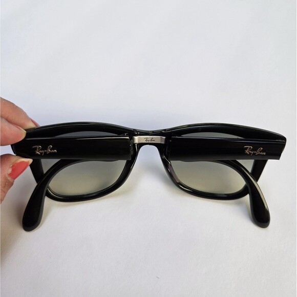Ray-Ban Folding Wayfarer Classic Black/Light Grey Gradient RB4105 Sunglasses main image 7